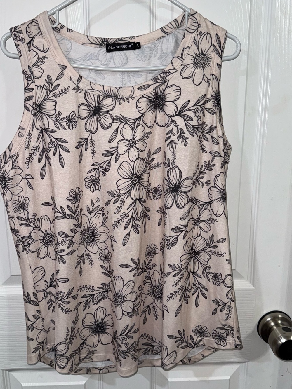 Orandesigne Women’s Size Large Sleeveless Shirt